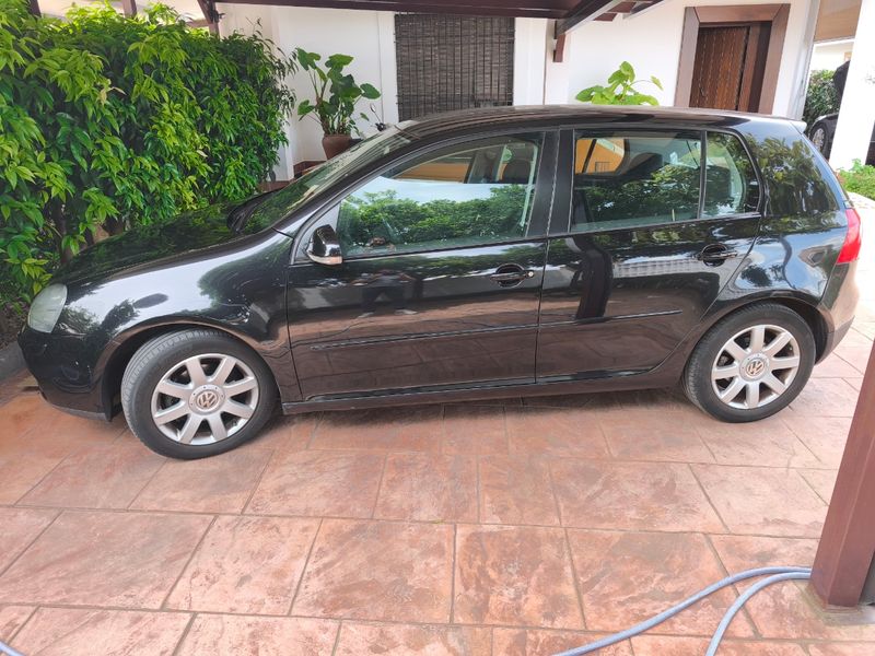 Volkswagen Golf 2004 - foto 1