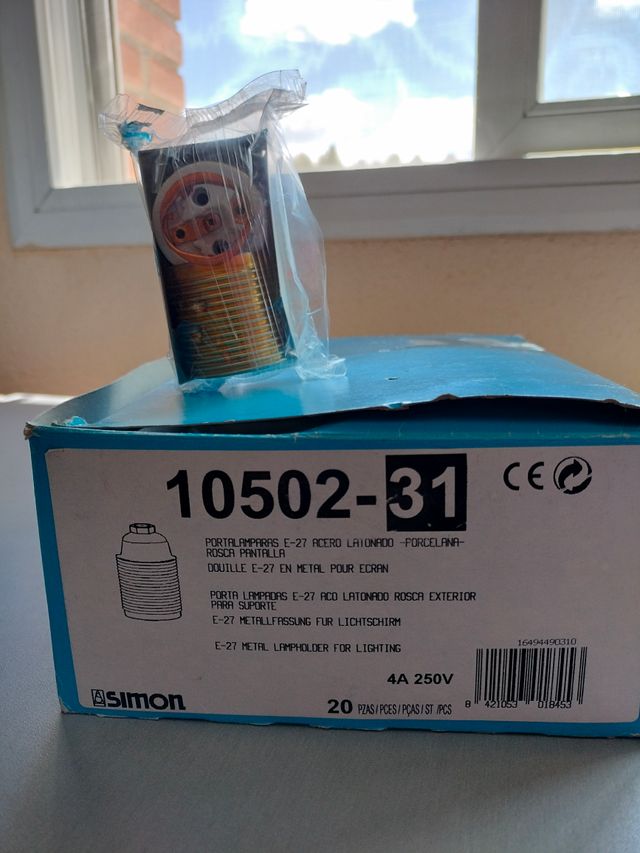 PORTALAMPARAS E-27 SIMON 10502-31 ACERO LATONADO