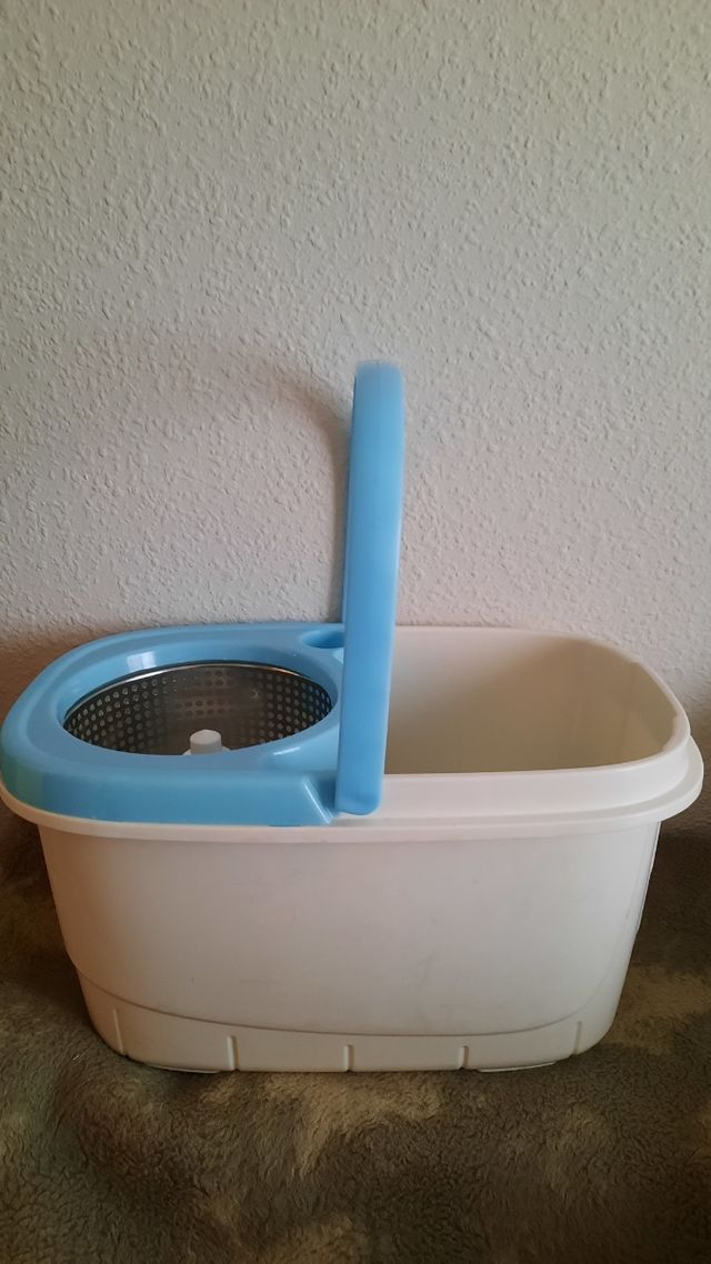 Cubo fregona escurre fácil