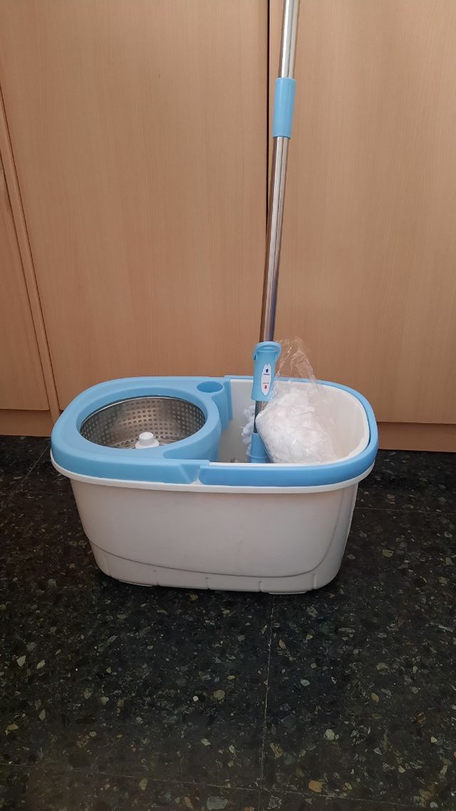 Cubo fregona escurre fácil