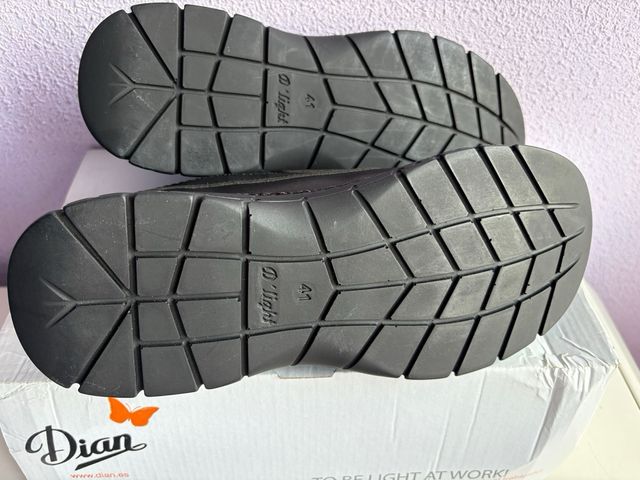 Zapatillas Dian UNISEX negras NUEVAS A ESTRENAR