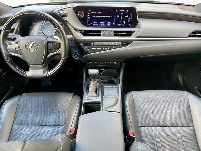 Lexus ES 2020