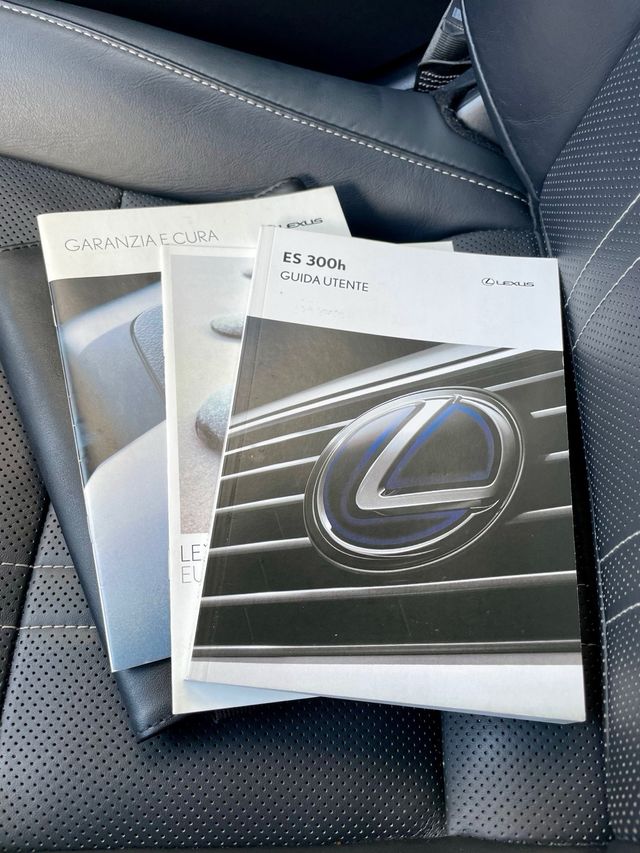 Lexus ES 2020