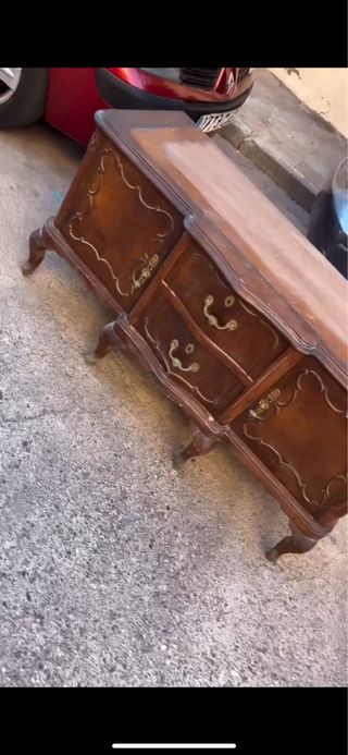 Mueble Antiguo transformado en casa de Navidad