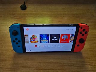 Nintendo Switch OLED - Azul/Rojo