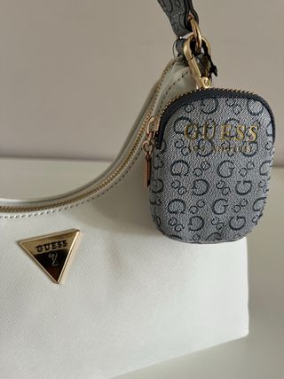 Bolso Guess blanco y azul