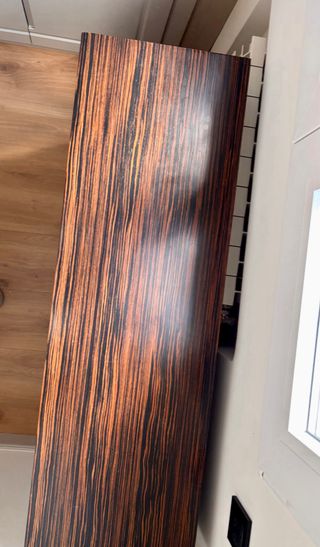 Comoda diseño en madera con 4 cajones push