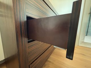 Comoda diseño en madera con 4 cajones push