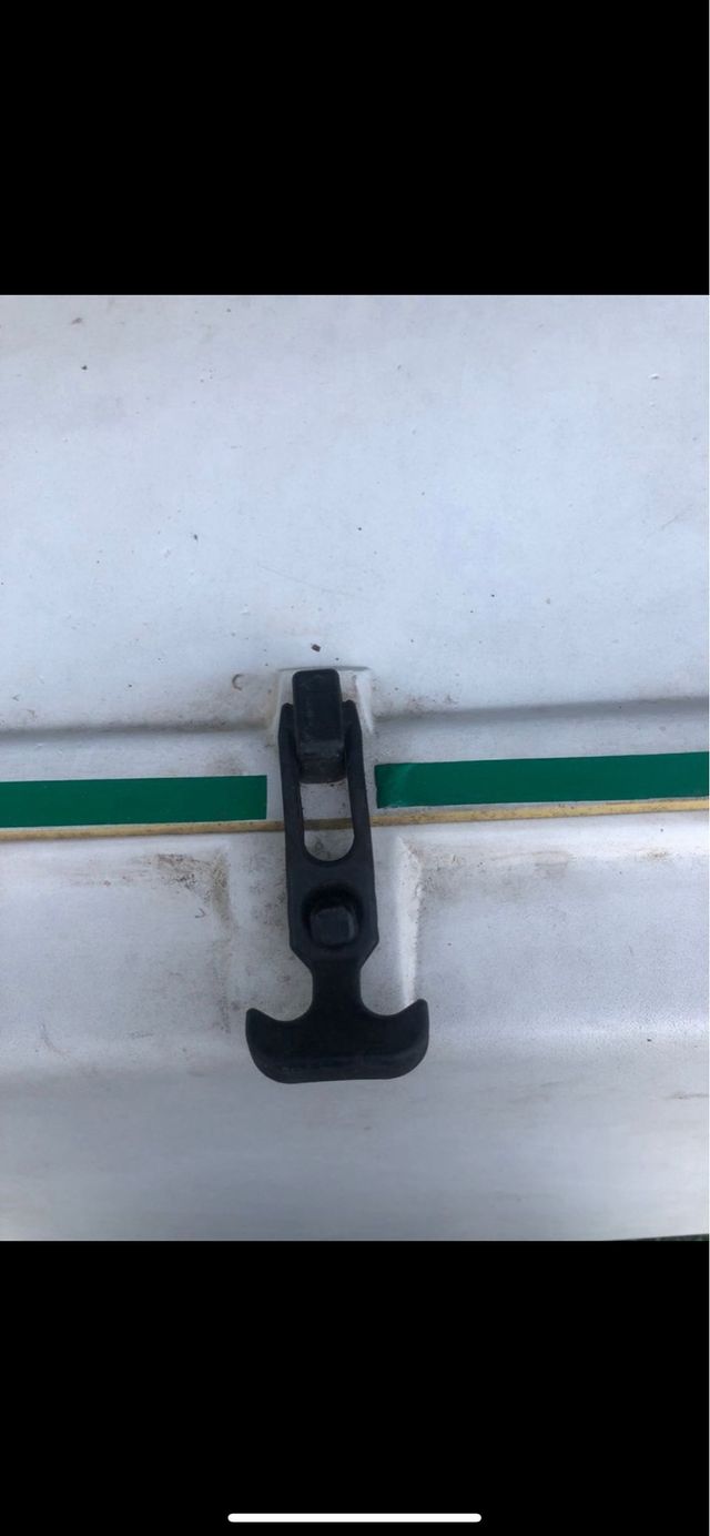 Caja portaequipajes blanca