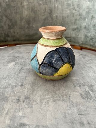 Jarrón pequeño pintado a mano