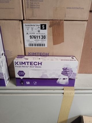 GUANTES DE LABORATORIO 