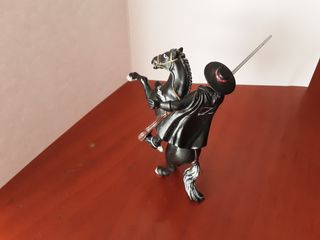 2 FIGURAS  EL ZORRO y CABALLO TORNADO. AÑOS 90