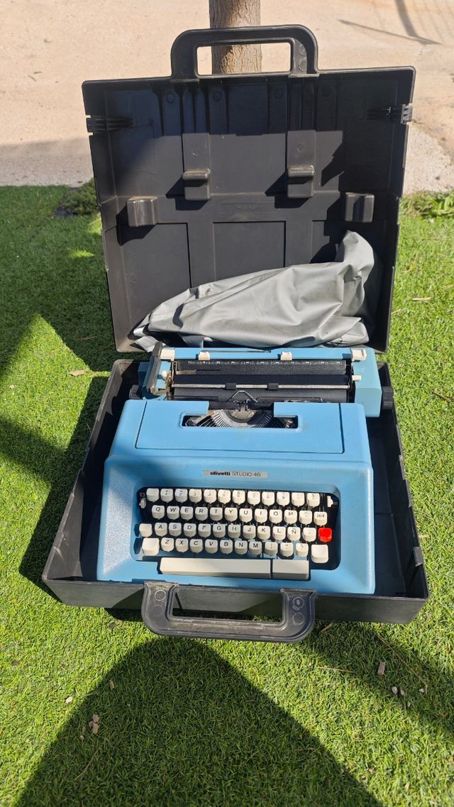 Maquina de escribir olivetti studio  46 