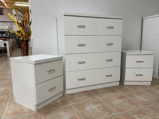 CONJUNTO DE COMODA + 2 MESITAS DE NOCHE ¡NUEVO!