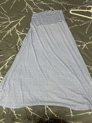 Falda larga azul y blanca