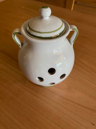 vaso in ceramica per aglio