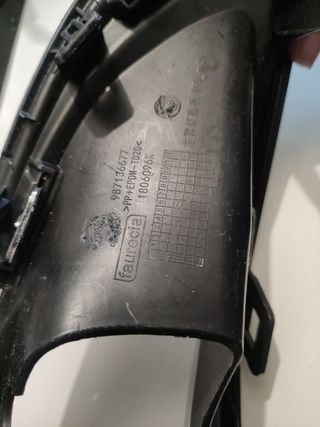 Tapa de paragolpes antiniebla 3008 izquierda