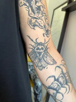 Tatuador en Madrid – Fine line & Blackwork