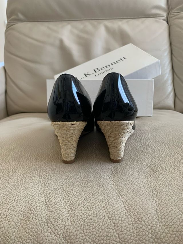 L.K.Bennett Zapatos tacón cuña charol 39 cuero