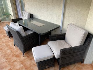 Conjunto jardín - Mesa y 3 sillones con reposapies
