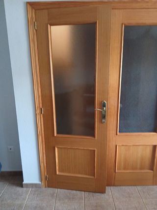 Puertas madera maciza