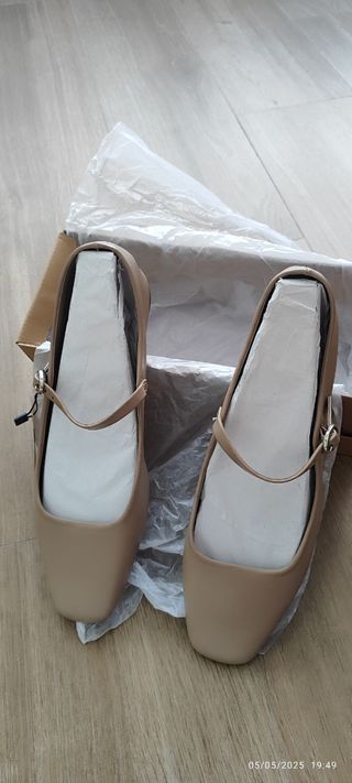 Manoletina número 41, nuevas sin usar, color taupe