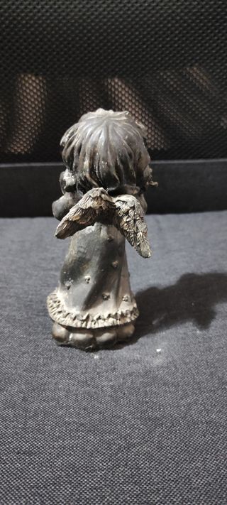 Figura ángel negro resina