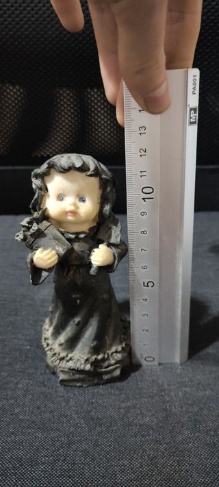 Figura ángel negro resina