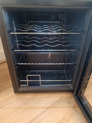 Vinoteca Innobar 16 botellas