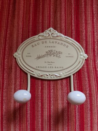 Percha estilo romántico