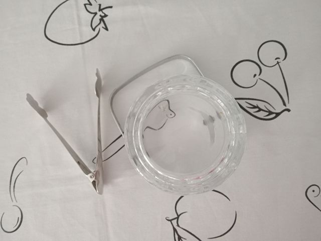 Cubitera cristal con pinzas