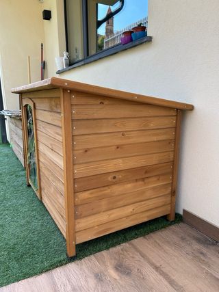 Caseta per a gos nova