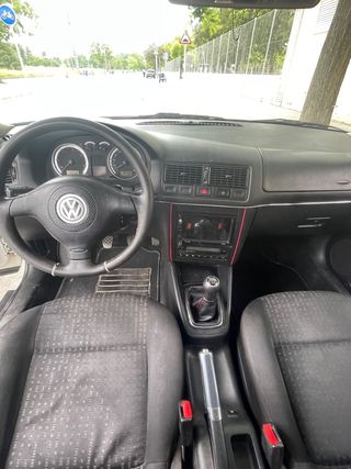 Volkswagen Golf 2000