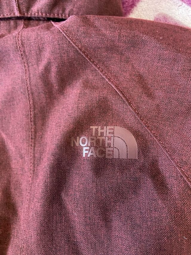 Giubbotto North Face Bordeaux molto caldo e impermeabile