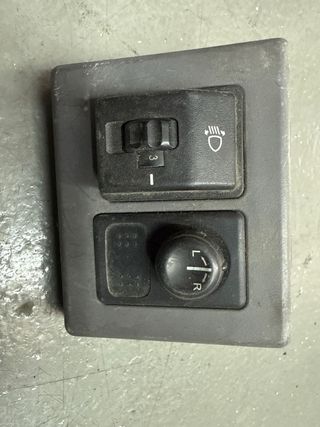 Regulador de luces y espejo de nissan arleon o  t 100