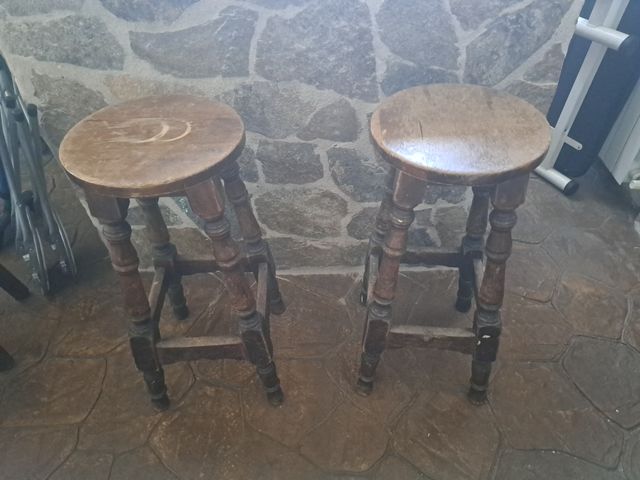 TABURETE DE MADERA 