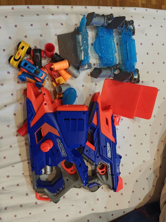 Nerf Nitro: 2 Lanzadores + Coches
