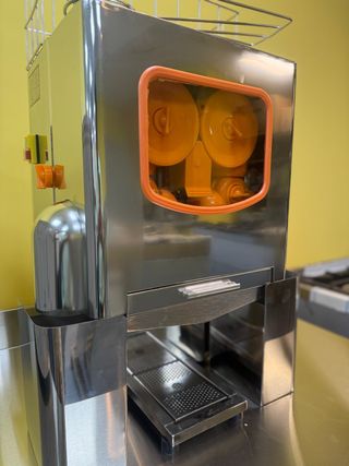MÁQUINA EXPRIMIDORA DE NARANJAS A ESTRENAR