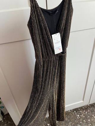 Mono negro y dorado Zara