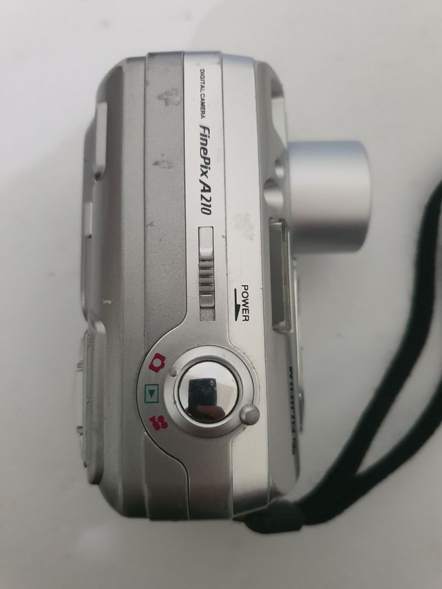 Cámara de fotos FinePix A210