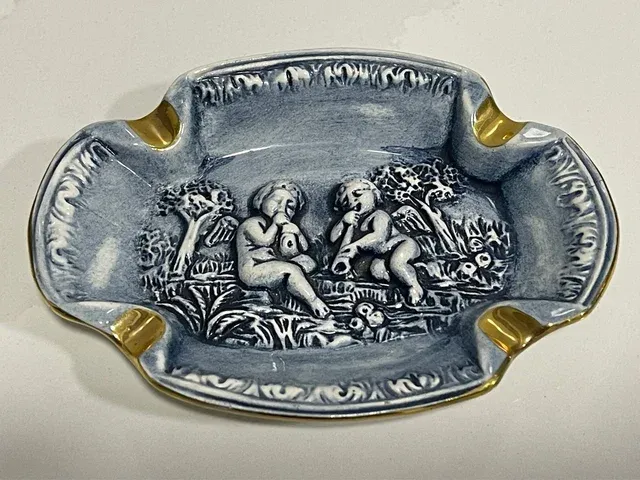 Cenicero porcelana Capidimonte