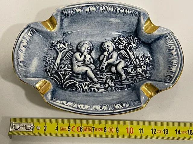 Cenicero porcelana Capidimonte