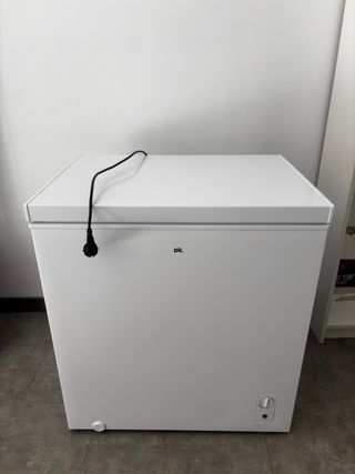 Congelador horizontal  marca OK. 
control temp. 4*