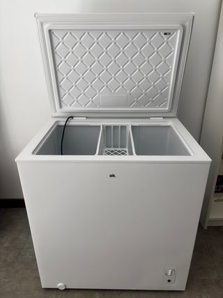 Congelador horizontal  marca OK. 
control temp. 4*
