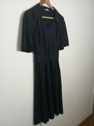 Vestido negro con lindo cinturón - Talla M