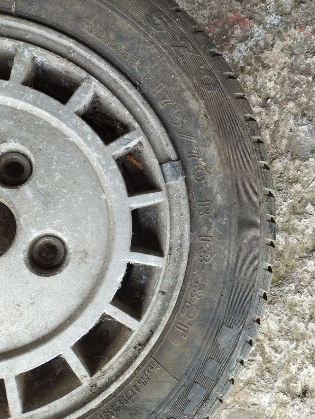 Llanta aluminio Fiat 13" usada