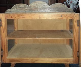 ANTIGUA VITRINA. AÑOS 30 DEL SIGLO PASADO.