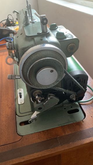 Maquina de coser profesional Refrey transforma