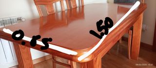 Mesa comedor y sillas de madera