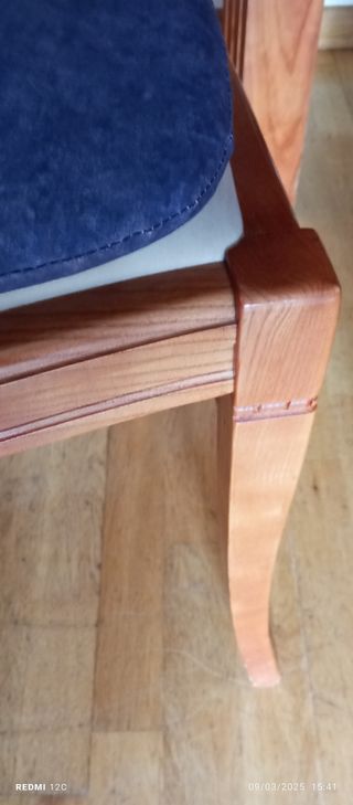 Mesa comedor y sillas de madera